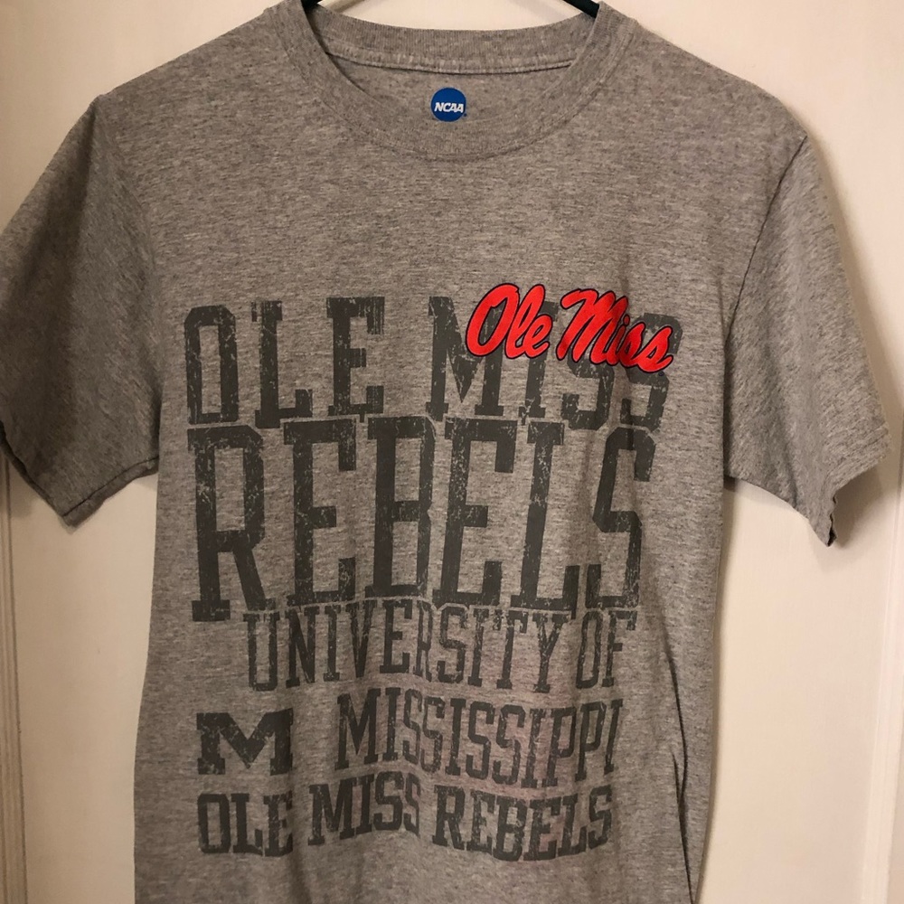 Men’s Size S - NCAA Ole Miss Football T-shirt